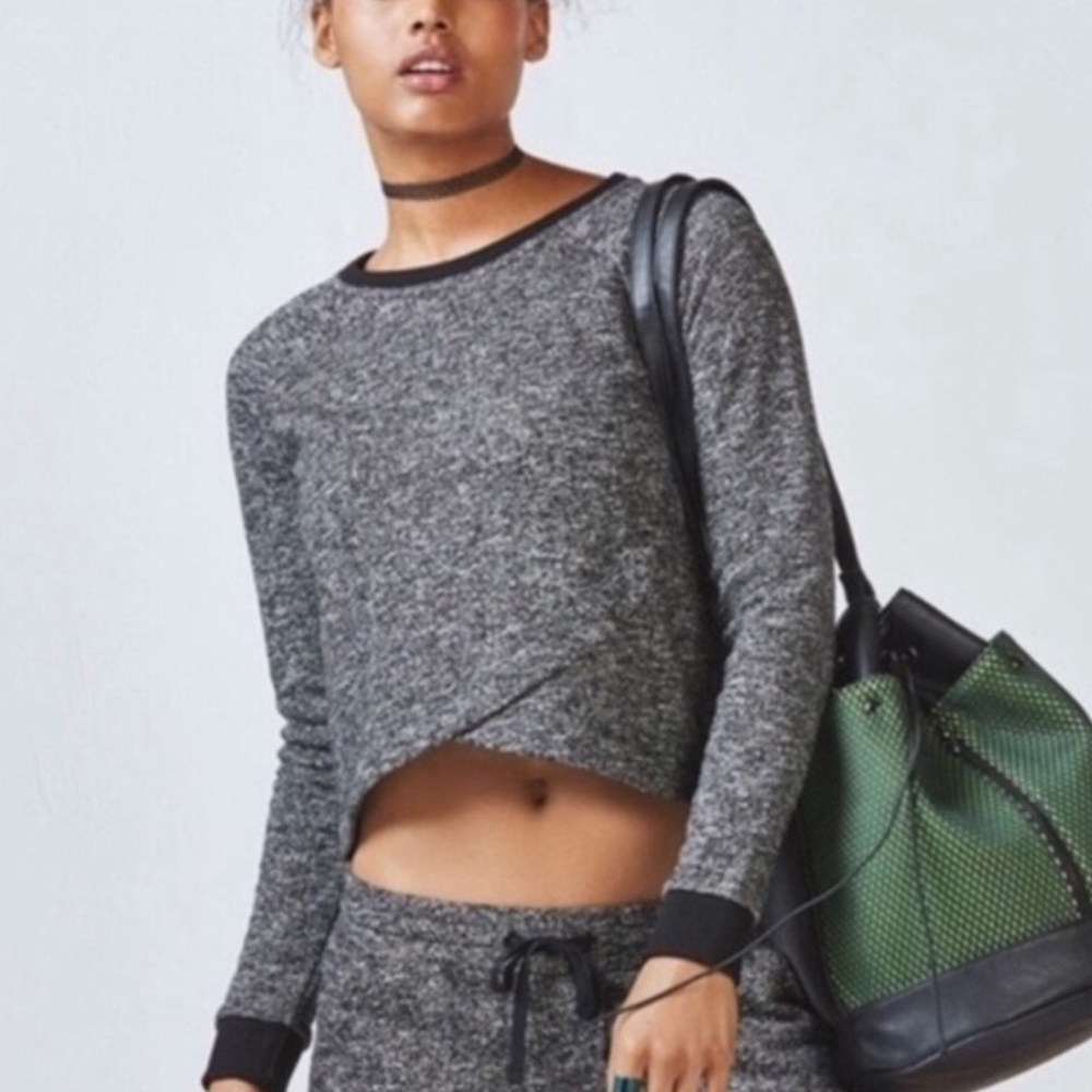New FABLETICS Black Gray Cropped Sweatshirt Diagonal Hem Cotton Blend Keeva Sz L